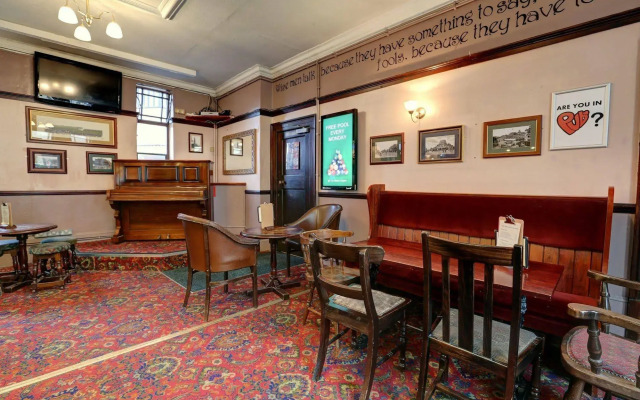 PubLove @ The Steam Engine - Hostel