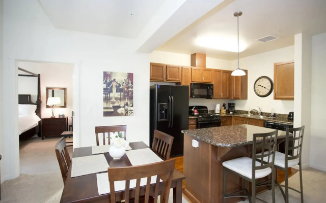 On the Columbia Vacation Apartments