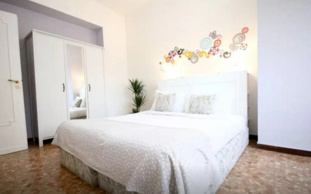 Robi's 1 Bed in Superb Location!