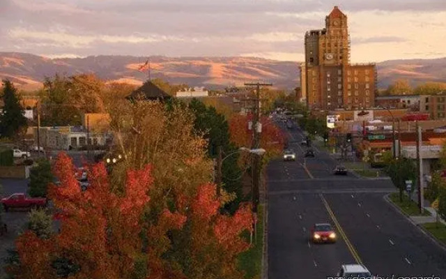 The Marcus Whitman Hotel and Conference Center