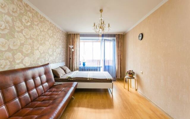 Apartment on Sedova 7-2