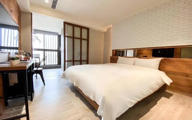 Central Land Hotel