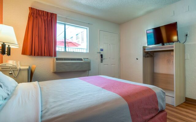 Motel 6 Rowland Heights, CA - Los Angeles - Pomona