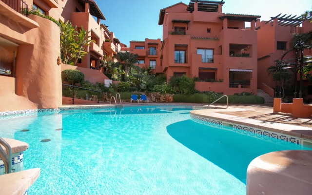 Elviria Luxury Beach Side Sleep 6