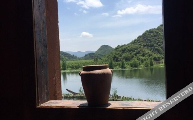 Rizha Baizha Lake View Inn