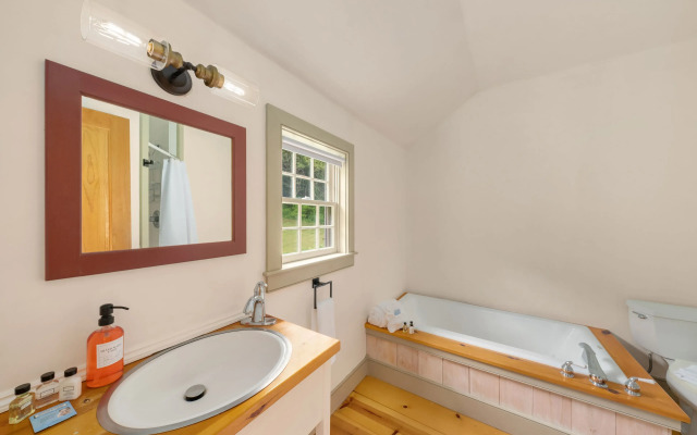 Inn at Silver Maple Farm