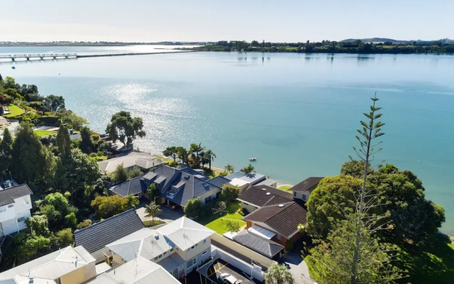 Stay Tauranga Beach House