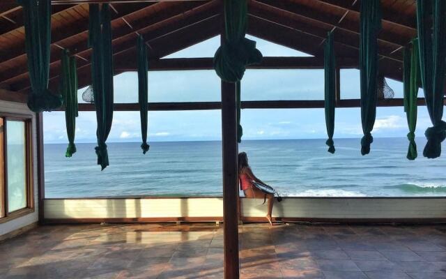 Magnific Rock - Surf Resort & Yoga Retreat Nicaragua - Hostel