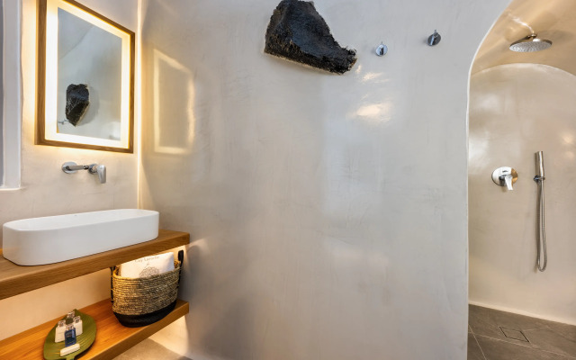 Eteoro Suites
