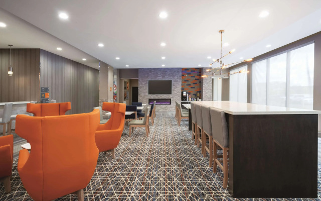 La Quinta Inn & Suites by Wyndham Opelika Auburn