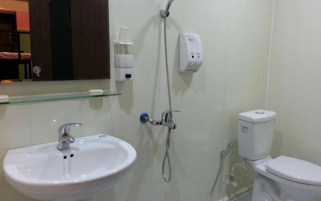 Aquarium Hostel
