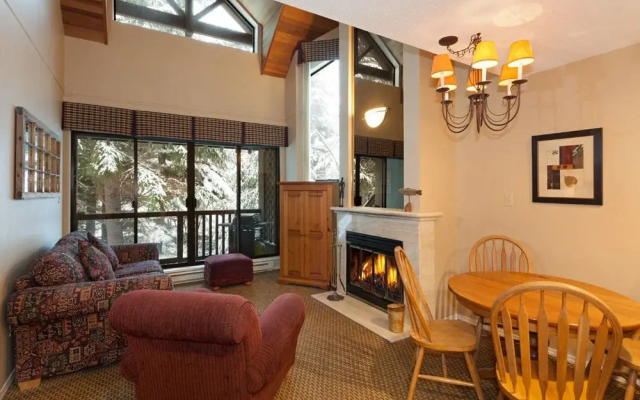 Mountain Base Retreat @ The Gables