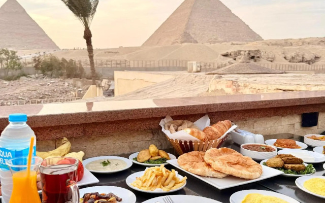 Pyramids Village Inn