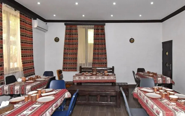 Li-Em Fauna Hostel