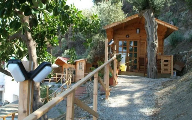 Cirucco Bay Hotel & Camping