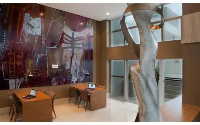 Jade Hotel