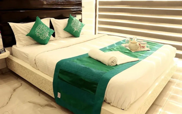 OYO 1483 Hotel Hiland Inn