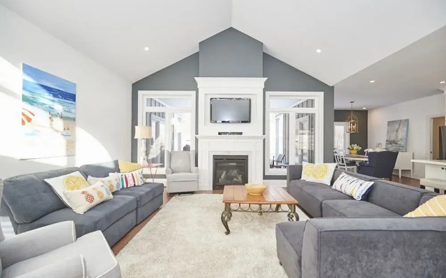 Lakeview Luxury Retreat