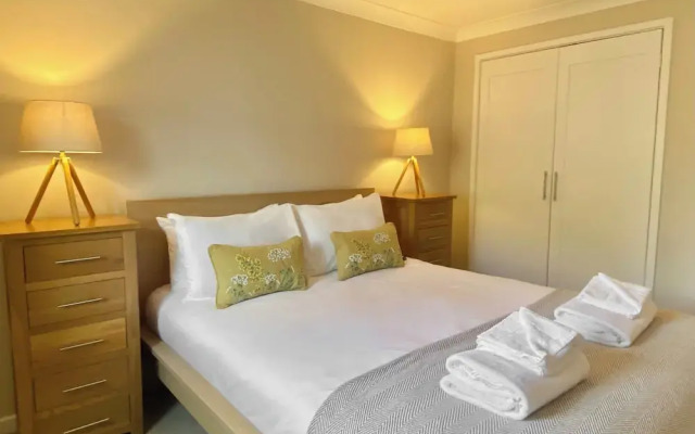 Your Space Apartments - Market Rise