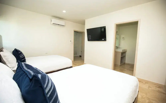 Elegant Condo at Playa Brujas