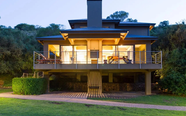 Stonehill River Lodge