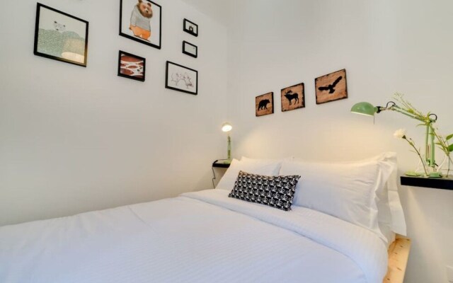 Modern & Charming 3 bed Flat in Central Location