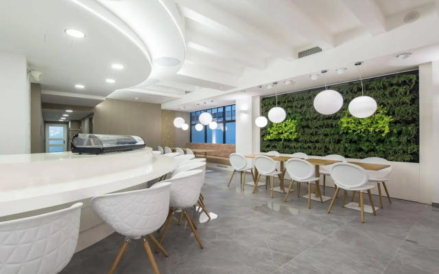 Merchant's Crown Suites and Spa