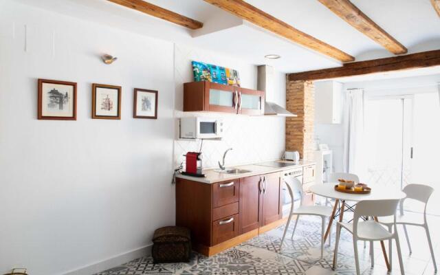 Cozy Wifi AC Loft In the Heart of Ruzafa