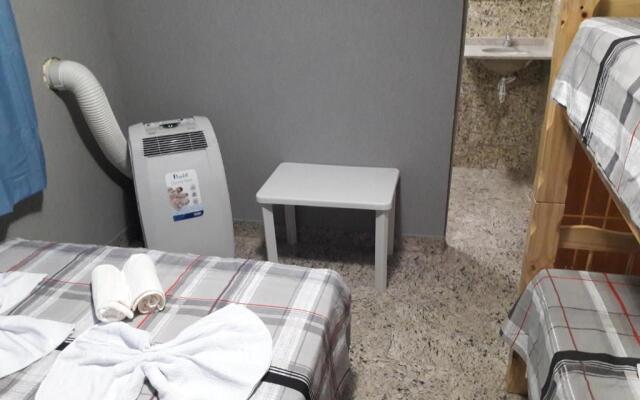 Hostel Falcão-Suites Privativas com Ar Condicionado
