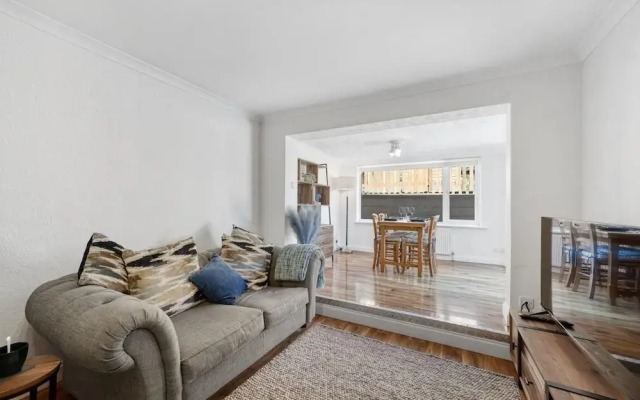 Knights Rest -beautiful Home in Dover With Parking