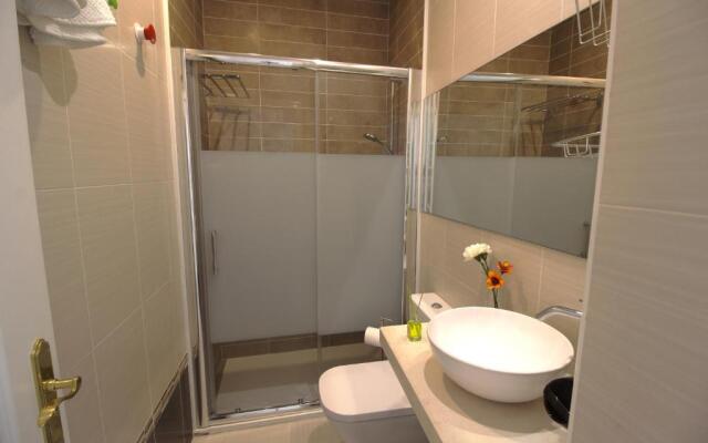 Apartamentos Romero Luna