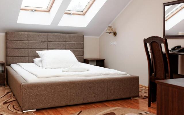 Hotel Dworek Różany