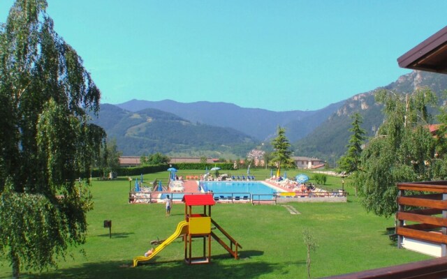 Lake Garda, Beautiful Residence Features Many Facilities