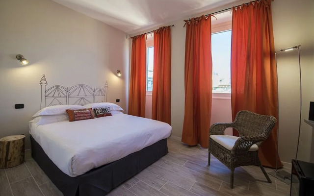 So & Leo Guest House