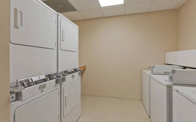 Candlewood Suites Pearl by IHG