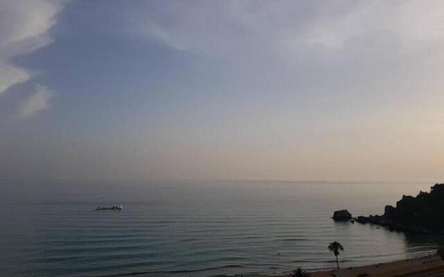 Glyfada Beachfront Apartment A3g 58a