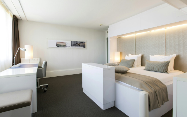 Holiday Inn Eindhoven Centre by IHG - Image 6