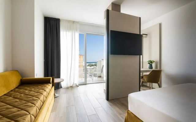 Life Hotel