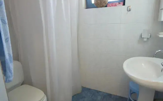 Family Holidays House Koutsouras by GHH