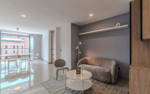 w Elegant 3BR w Outdoor Balcony