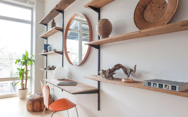 Vibrant Lincoln Park Suites by Sonder