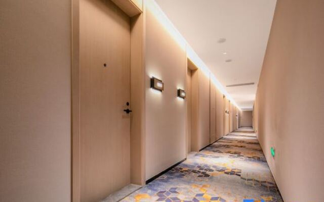 Wassim Hotel (Wuhan Tianhe Airport Aviation Headquarters Subway Station)