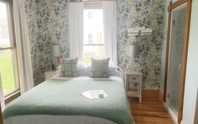 LimeRock Inn