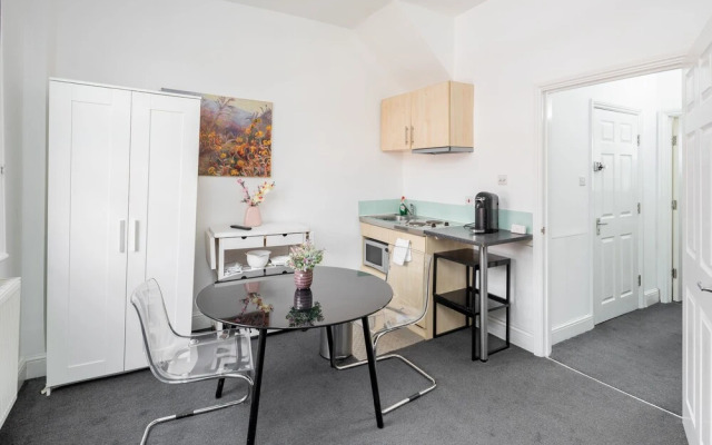 Altido Exceptional 1 Bed Flat In Chelsea