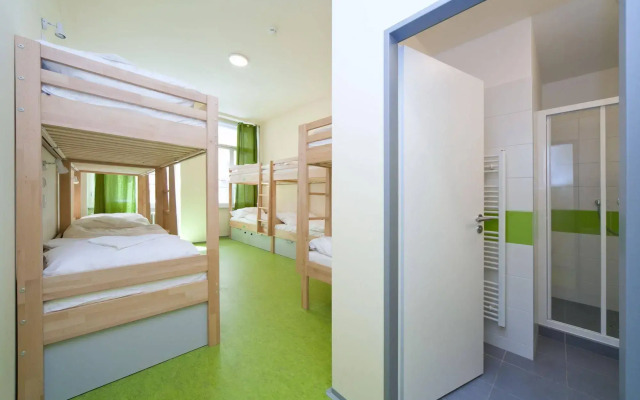 Hostel Ananas