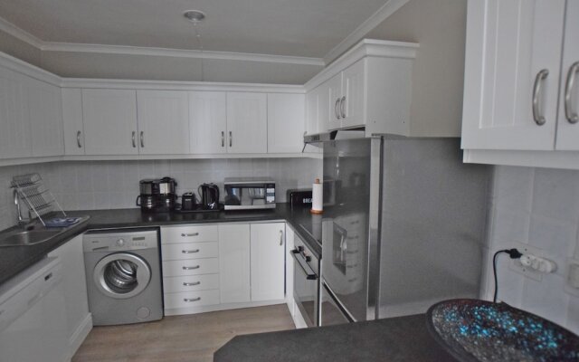 Dolphin House Apartments