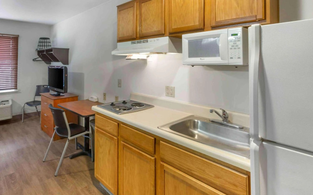 Woodspring Suites Ogden