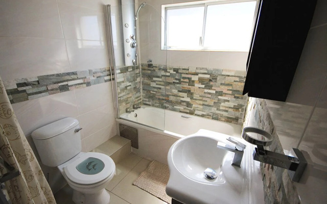 Isikhulu.53-55 North beach ,Umdloti. KwaZulu-Natal