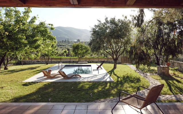 Leeda's Villas
