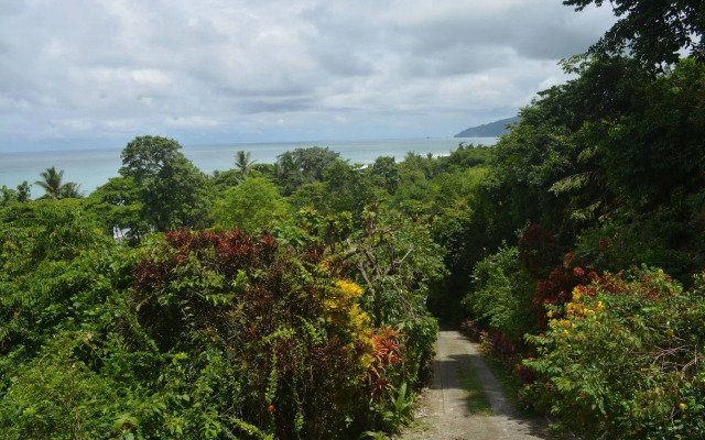 The Lookout Inn Lodge